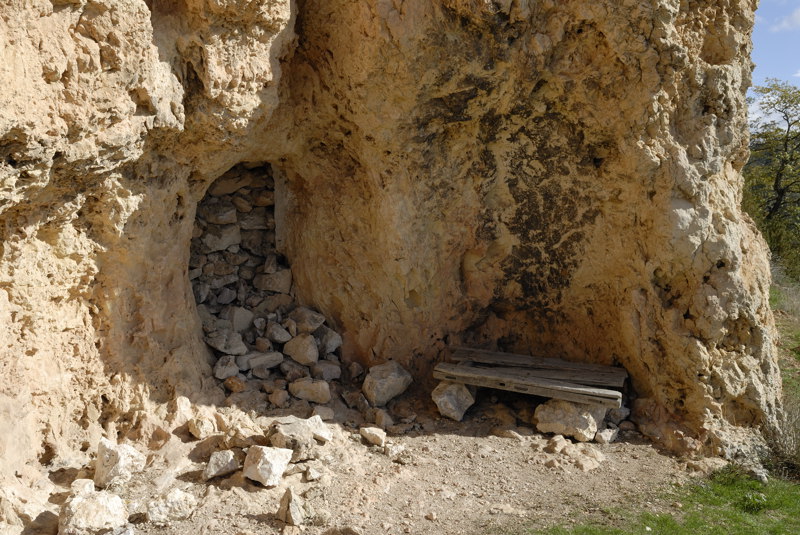Puerta lateral cegada