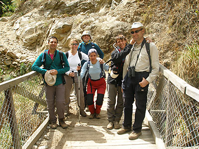 El grupo en otro puente