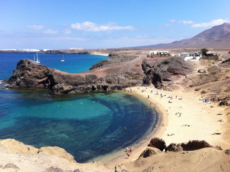 Playita en bello entorno