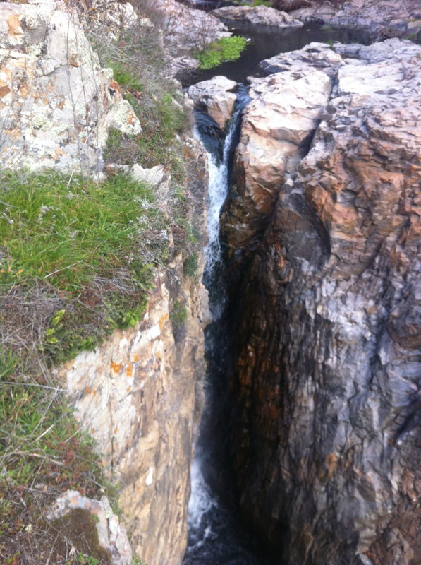 Cada de agua en el Hervidero