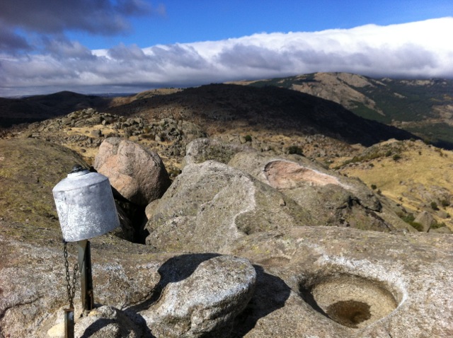 Pozas y buzn en la cima