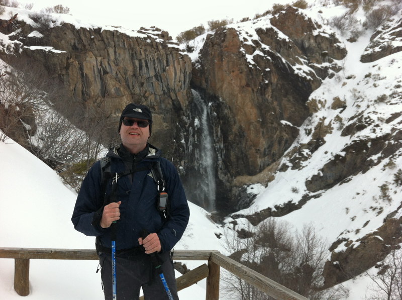 Ante la cascada